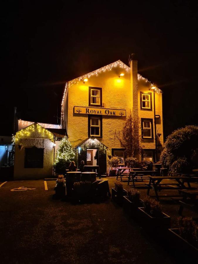 Отель Royal Oak Брэтуэйт Экстерьер фото